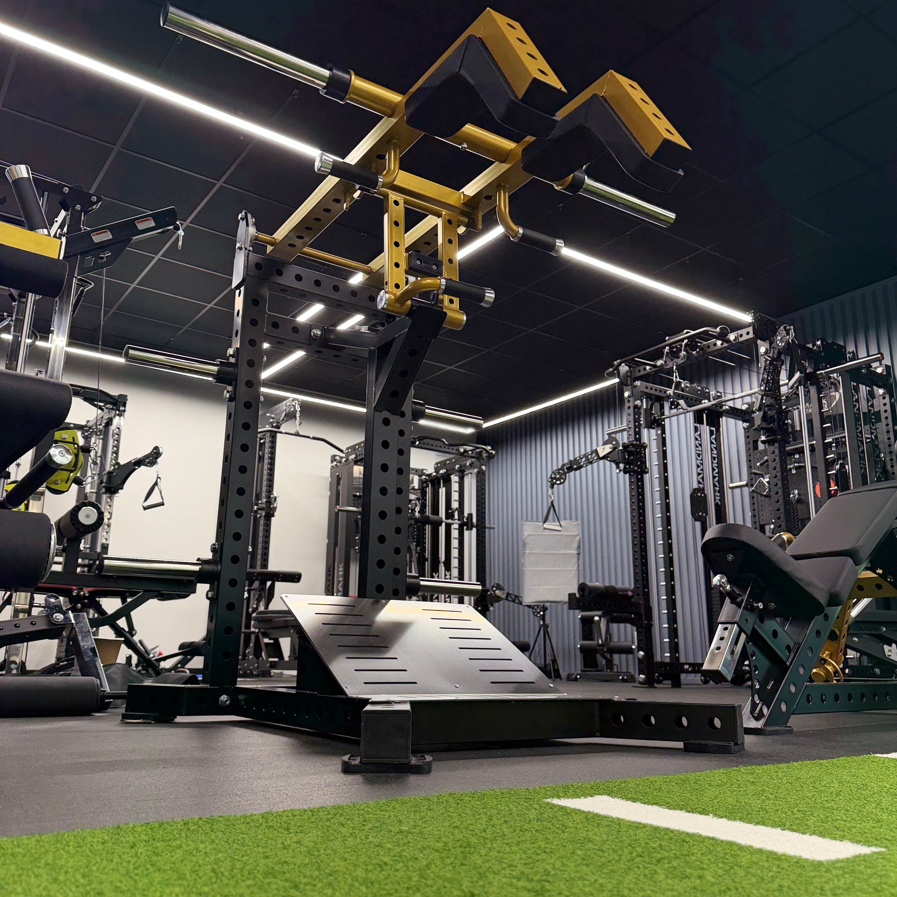 Gotham Plate Loaded Leverage Squat and Calf Raise Machine